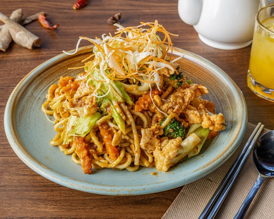 Satay Noodle Stir Fry